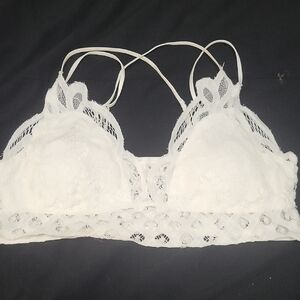5/$20**XL No Brand White Lacey Bralette With Smocked Back